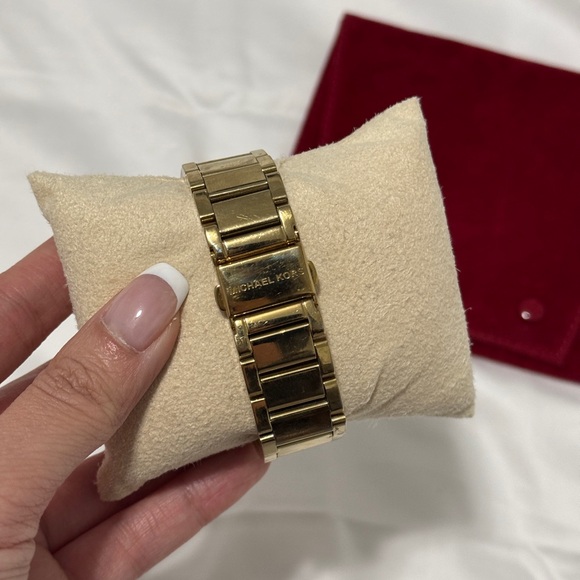 Authentic Michael Kors Gold Watch - Picture 3 of 4